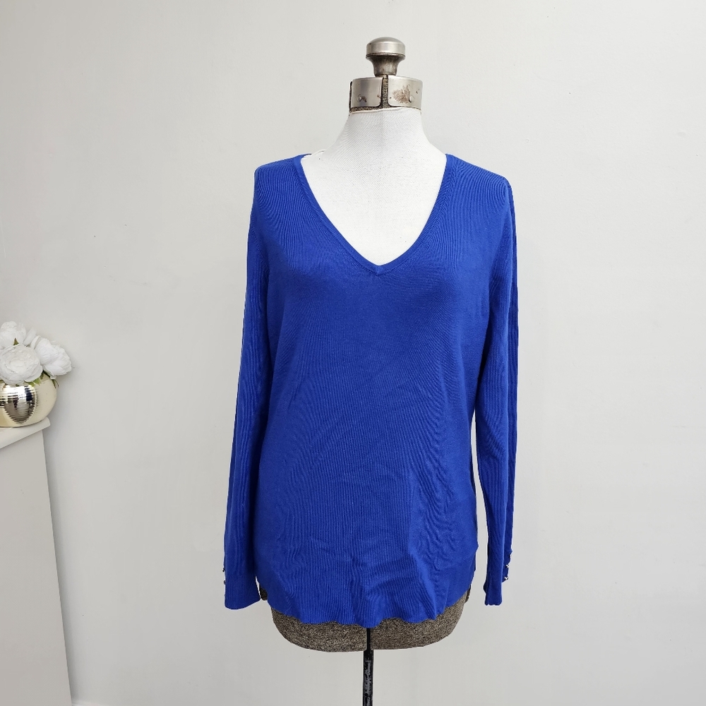 White house black market blue V neck sweater size XL